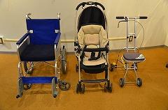 Baby carriage and Wheelchair rental
(Free of charge)